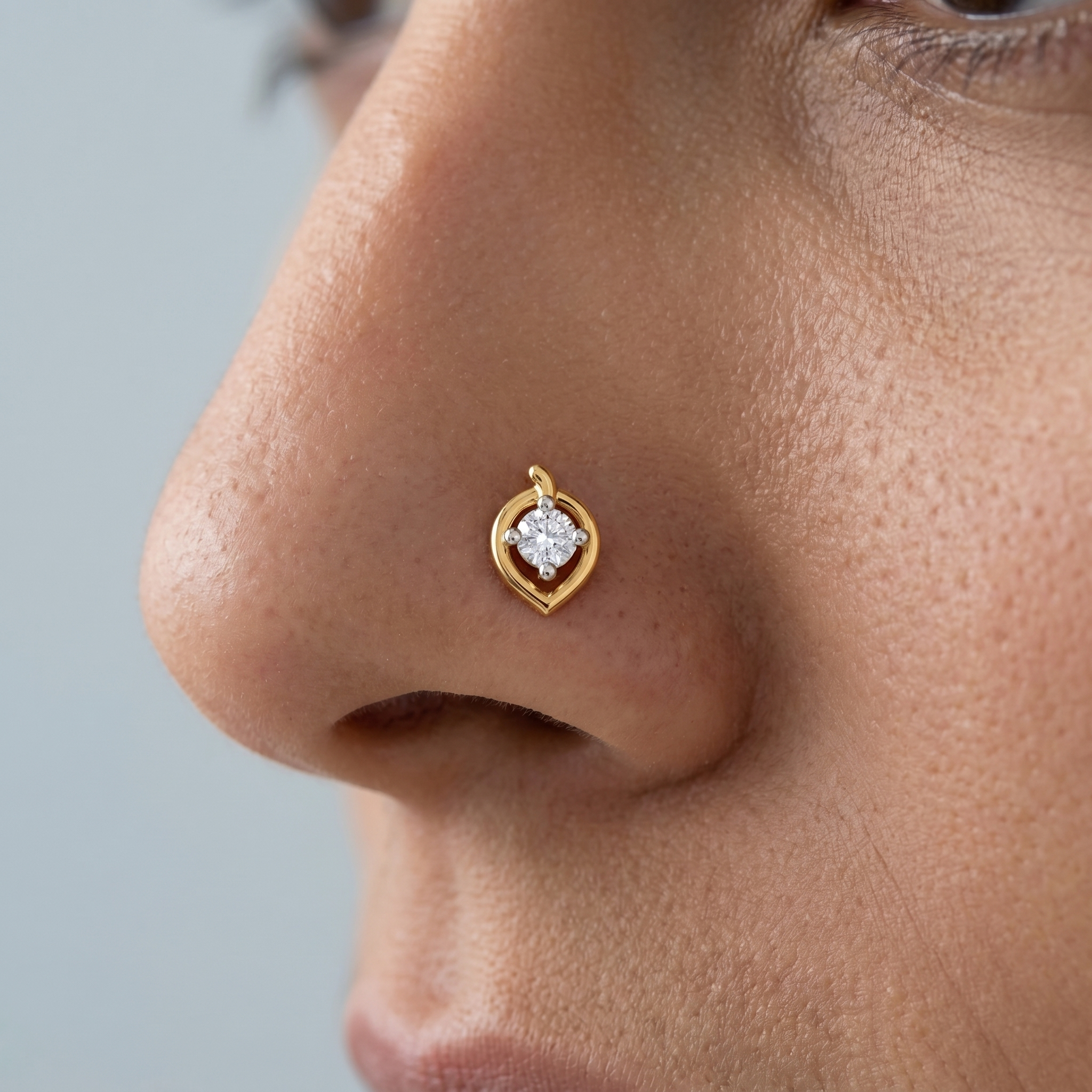 Glowing Sonnet Diamond Nose Pin by SVADEZI